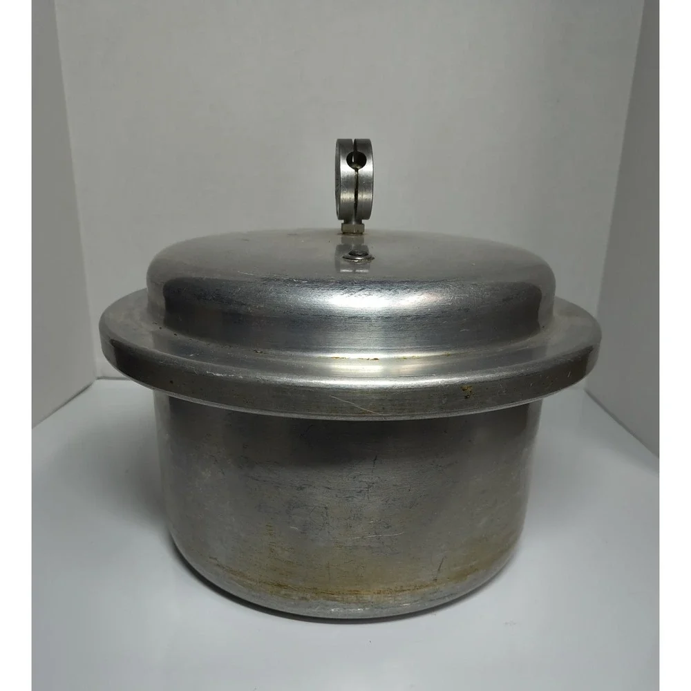 Vintage Mirro-Matic 4Qt Aluminum Stovetop Pressure Cooker‎ USA W Weights, Insert